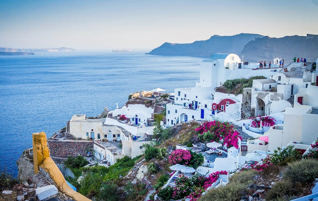 La Grèce adopte le pass sanitaire pour accueillir les touristes